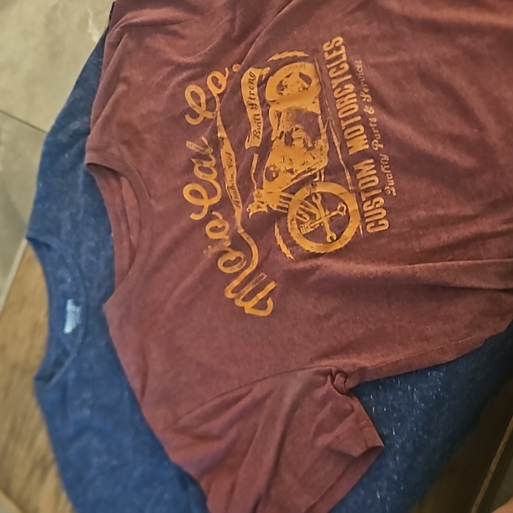MOSSIMO t-shirt bundle Rust motorcycle tee & navy texture tee Mens medium